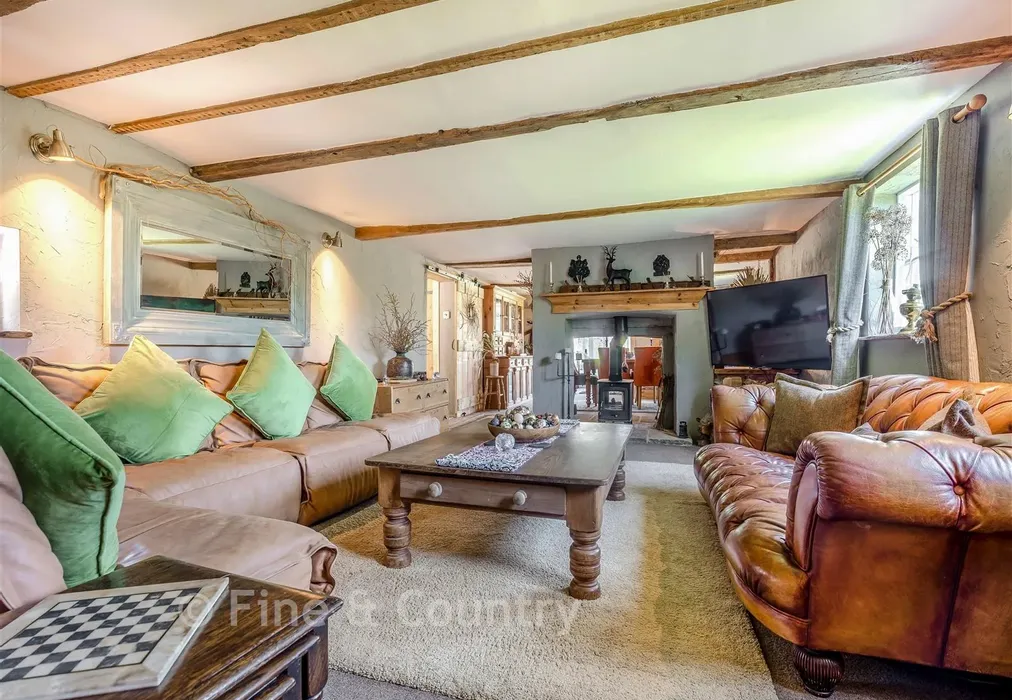Seating Area - Moat Lane, Sedlescombe, East Sussex - Wards of Kent