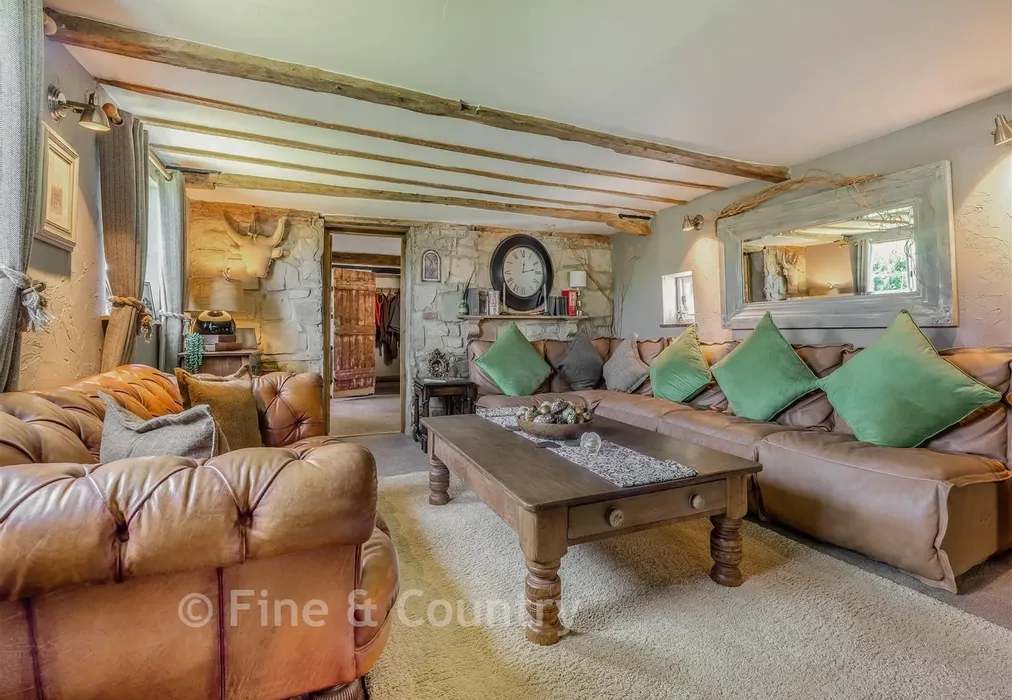 Seating Area - Moat Lane, Sedlescombe, East Sussex - Wards of Kent