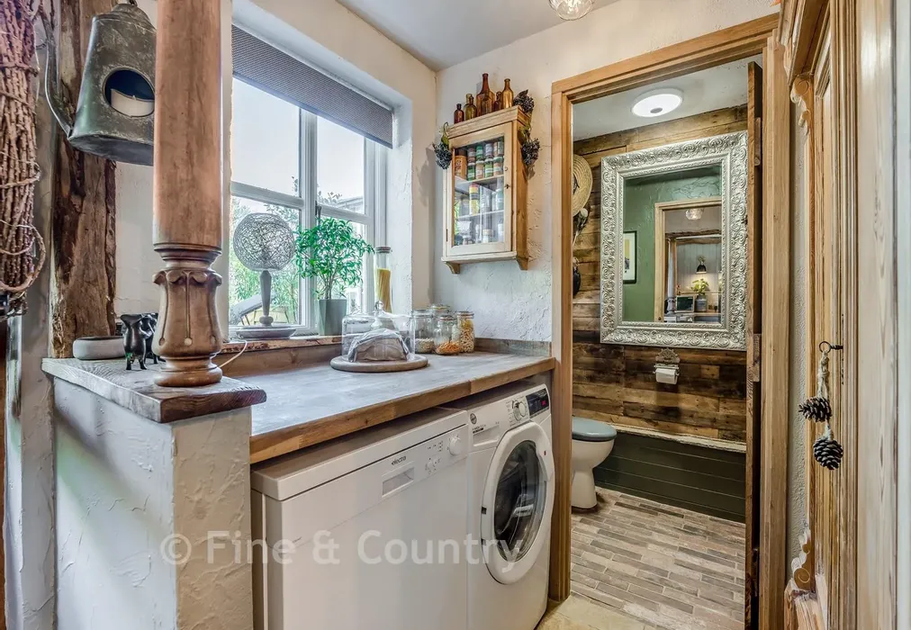 Utility Area - Moat Lane, Sedlescombe, East Sussex - Wards of Kent