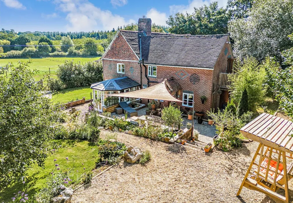 External - Moat Lane, Sedlescombe, East Sussex - Wards of Kent