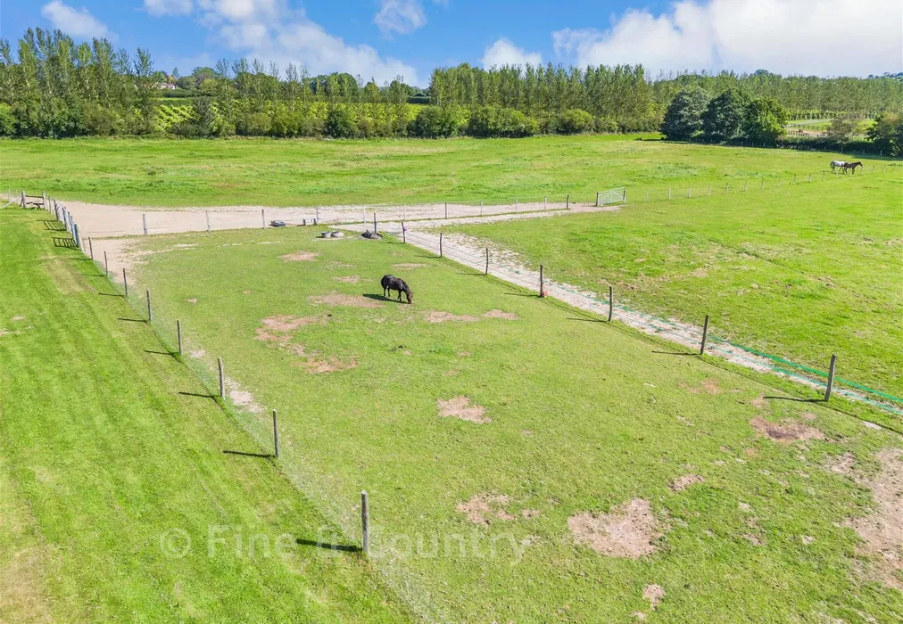 Rear View - Moat Lane, Sedlescombe, East Sussex - Wards of Kent