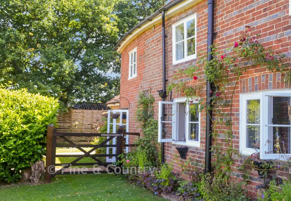 Side Of House - Moat Lane, Sedlescombe, East Sussex - Wards of Kent