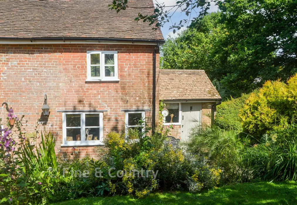 Side Of House - Moat Lane, Sedlescombe, East Sussex - Wards of Kent