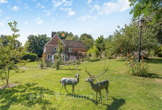 Moat Lane, Sedlescombe, East Sussex - Wards of Kent