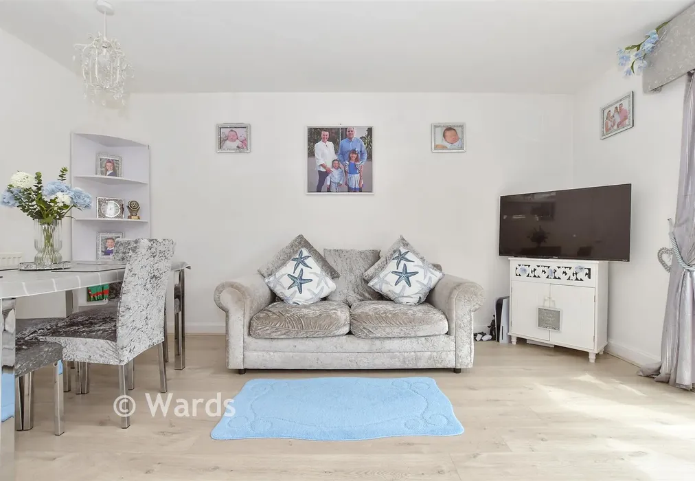 Internal Lifestyle Photograph - Argus Way, Hythe, Kent - Wards of Kent