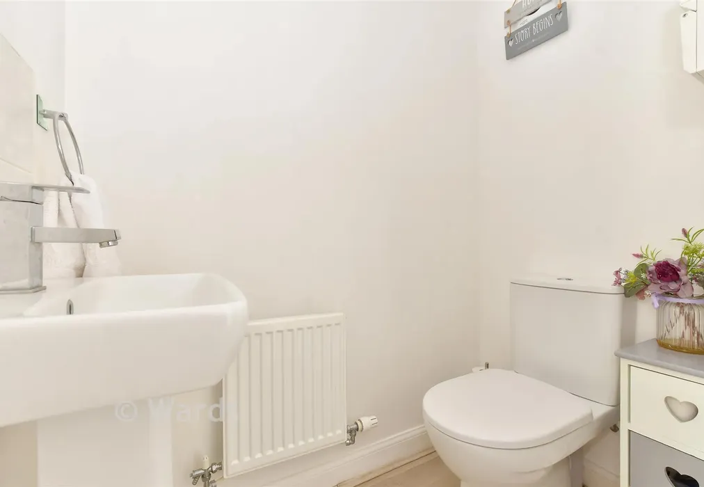 Cloakroom - Argus Way, Hythe, Kent - Wards of Kent