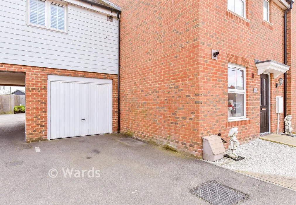 Garage - Argus Way, Hythe, Kent - Wards of Kent