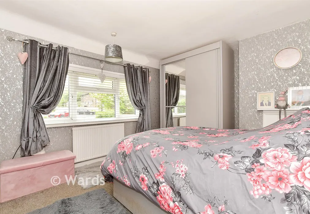 Bedroom 1 - Benenden, Kent - Wards of Kent