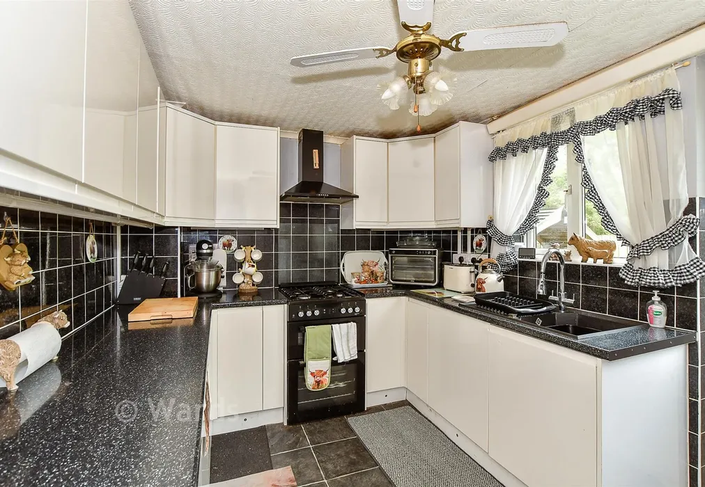 Kitchen - Benenden, Kent - Wards of Kent