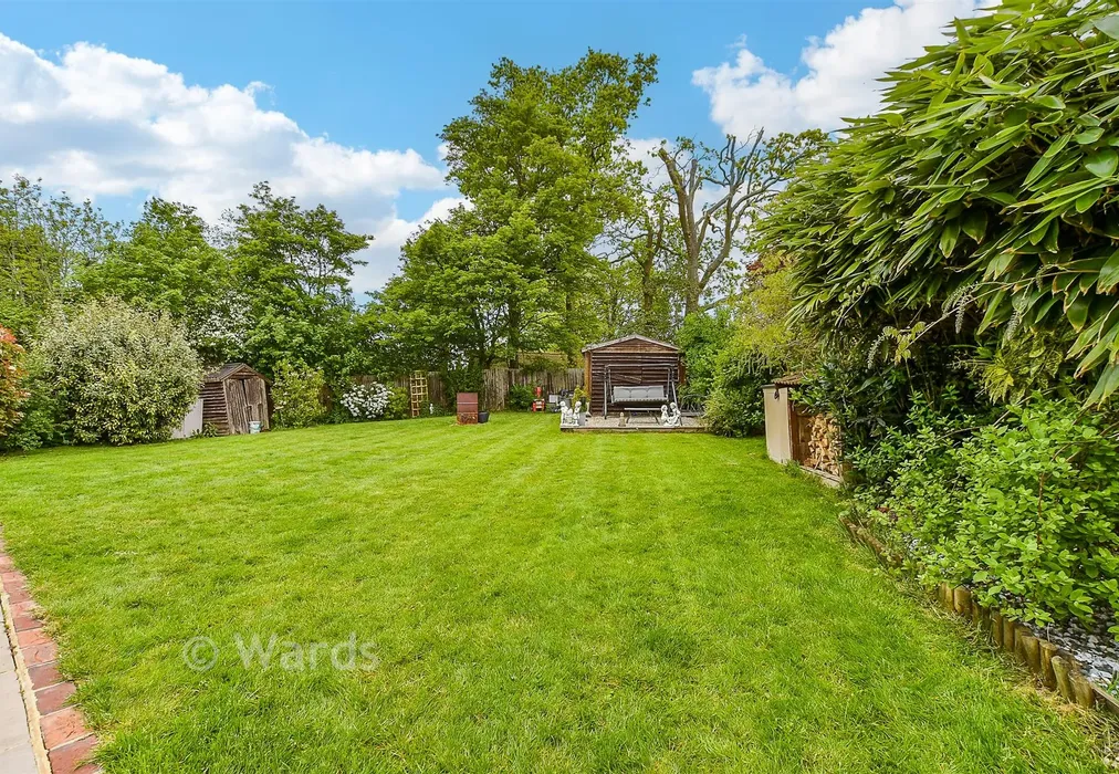 Rear Garden - Benenden, Kent - Wards of Kent