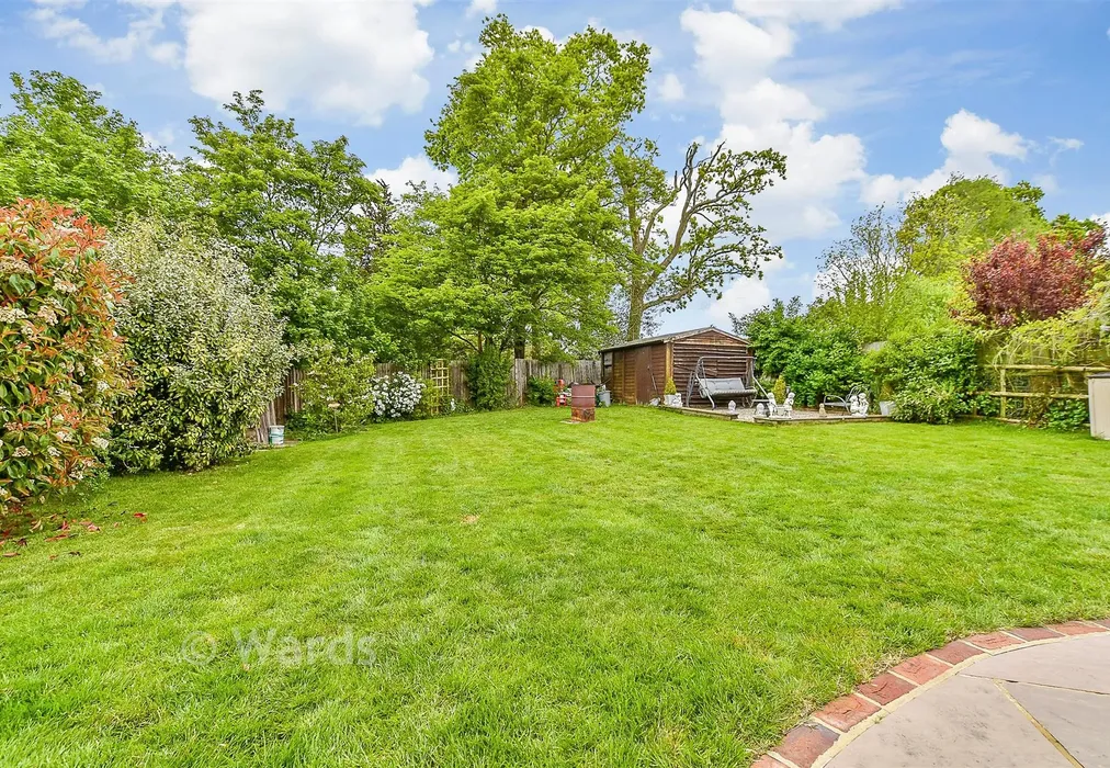 Rear Garden - Benenden, Kent - Wards of Kent