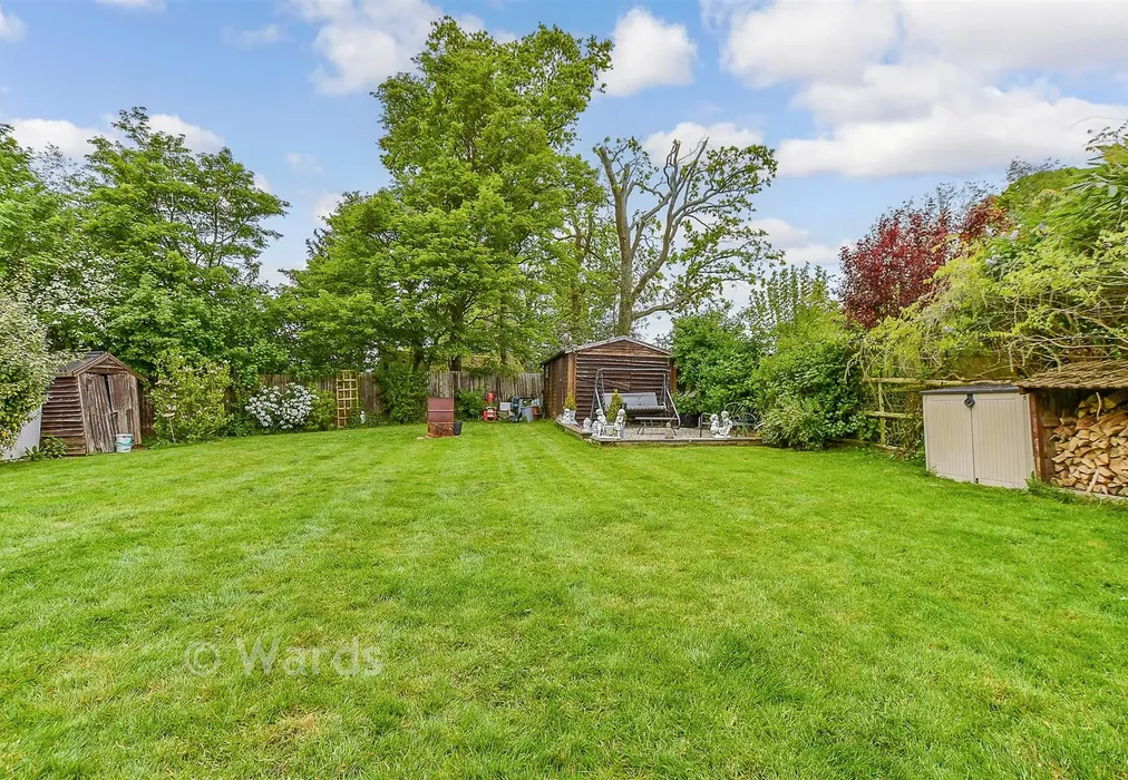 Rear Garden - Benenden, Kent - Wards of Kent