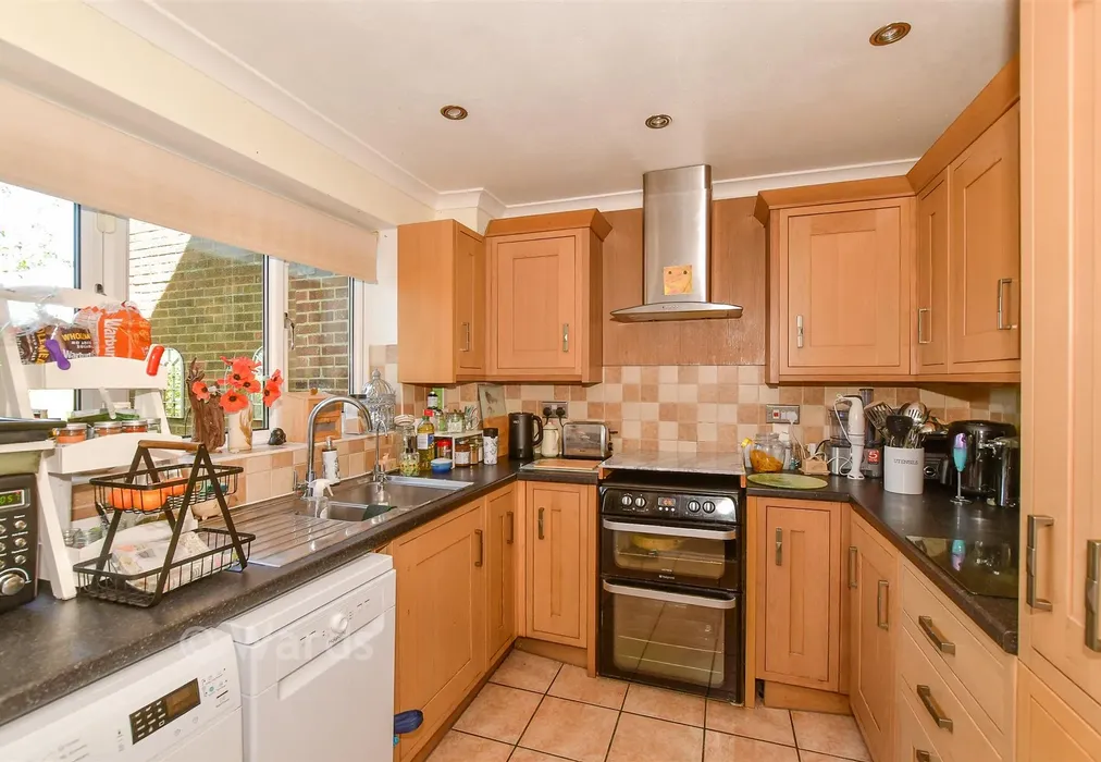 Kitchen - Rylands Road, Kennington, Ashford, Kent - Wards of Kent