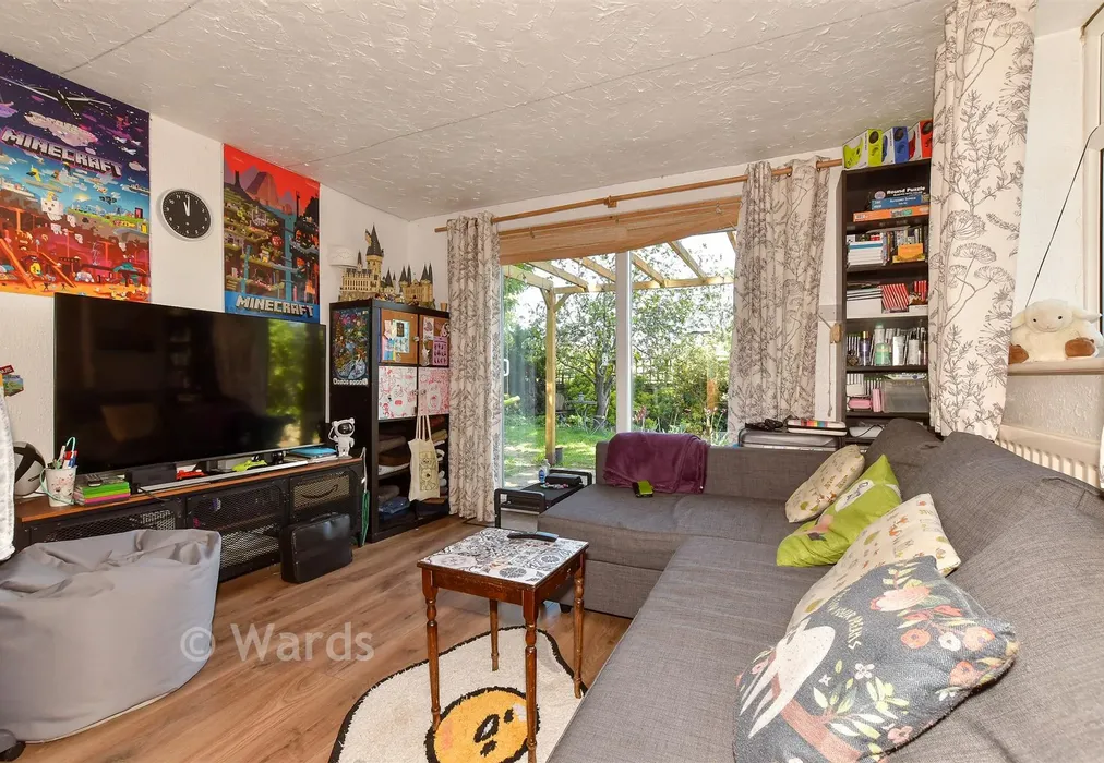 Family Room - Rylands Road, Kennington, Ashford, Kent - Wards of Kent