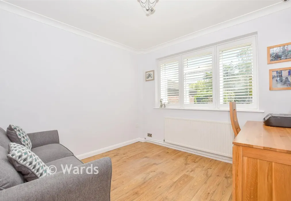 Bedroom 4 - Rectory Lane South, Leybourne, West Malling, Kent - Wards of Kent