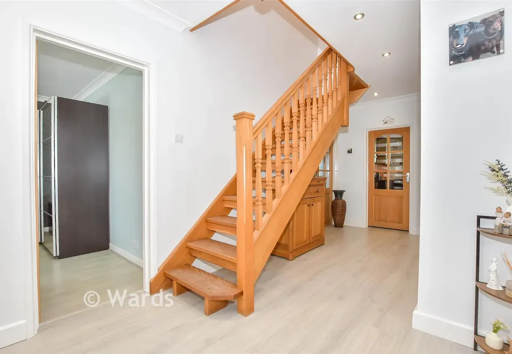 Internal Lifestyle Photograph - Rectory Lane South, Leybourne, West Malling, Kent - Wards of Kent