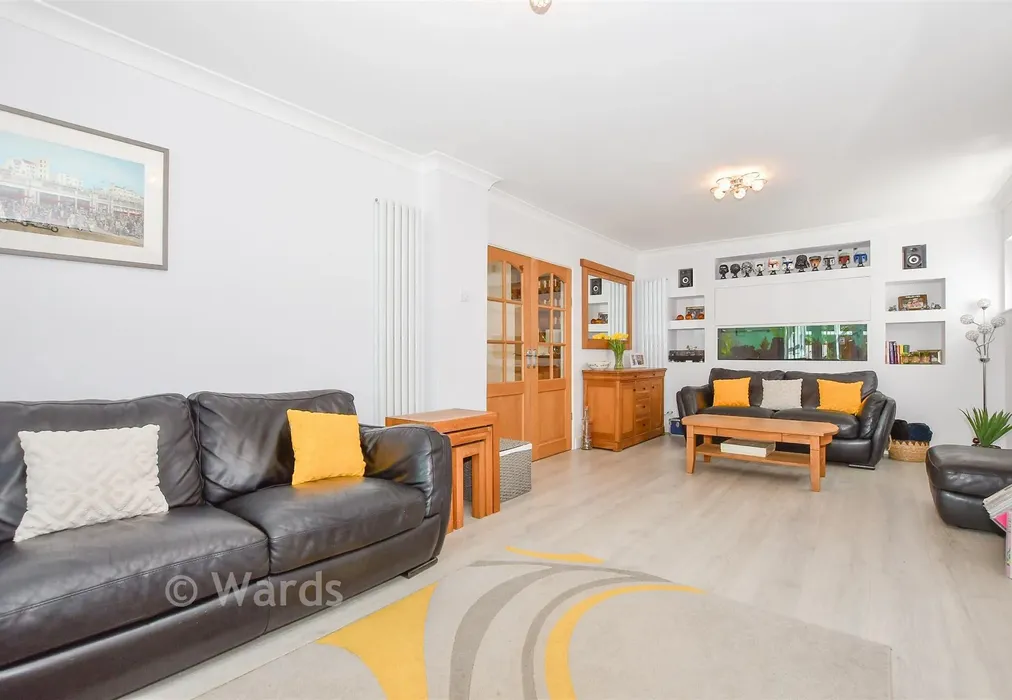 Lounge - Rectory Lane South, Leybourne, West Malling, Kent - Wards of Kent