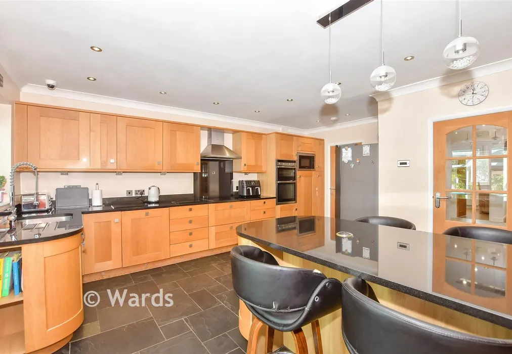 Kitchen/ Breakfast Room - Rectory Lane South, Leybourne, West Malling, Kent - Wards of Kent