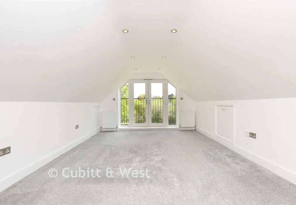 Bedroom 1 - Church Lane, Chaldon, Surrey - Wards of Kent