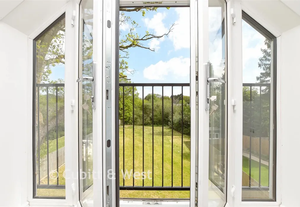 Internal Lifestyle Photograph - Church Lane, Chaldon, Surrey - Wards of Kent