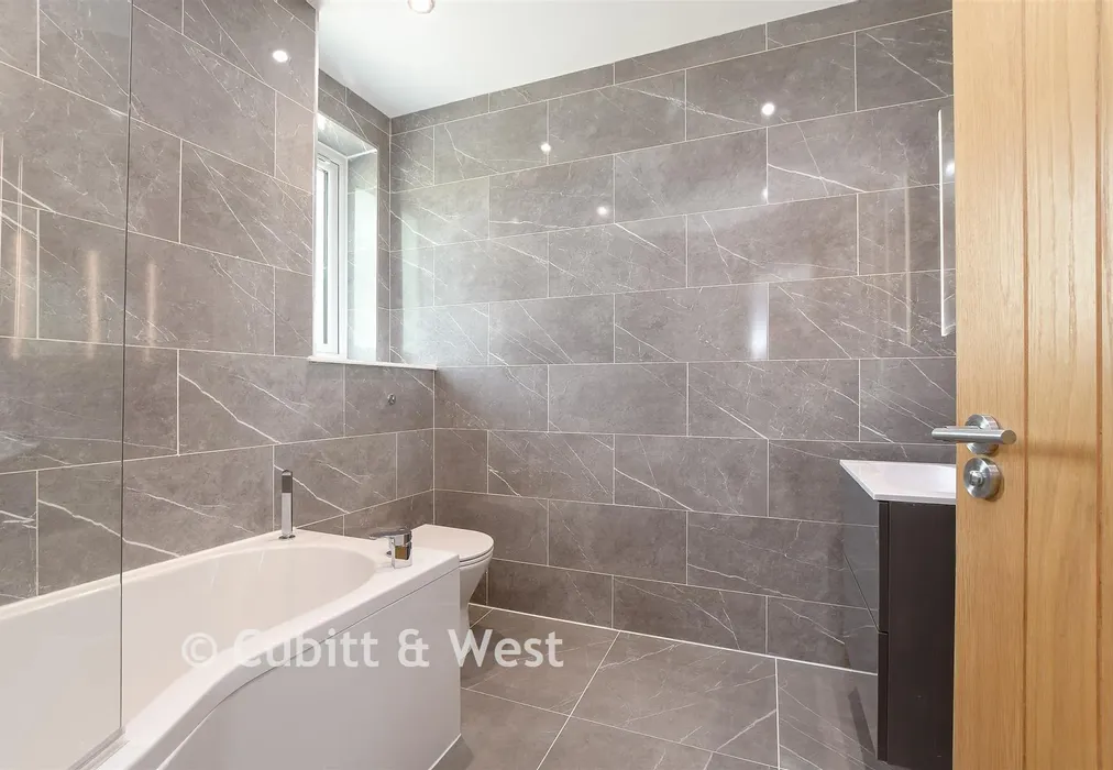 Family Bathroom - Church Lane, Chaldon, Surrey - Wards of Kent