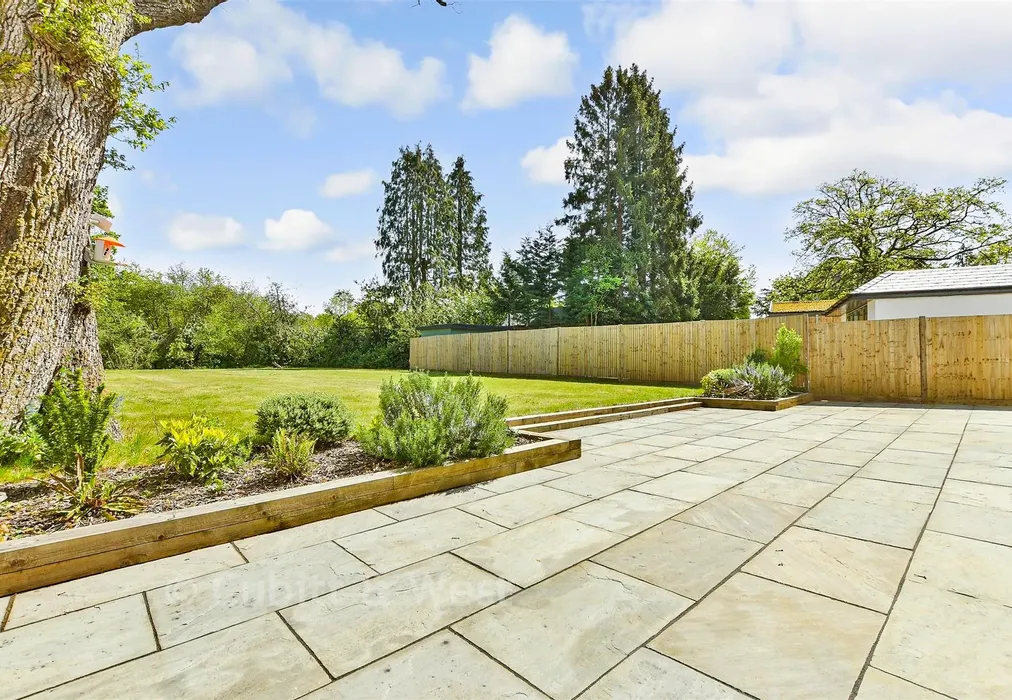 Rear Garden - Church Lane, Chaldon, Surrey - Wards of Kent