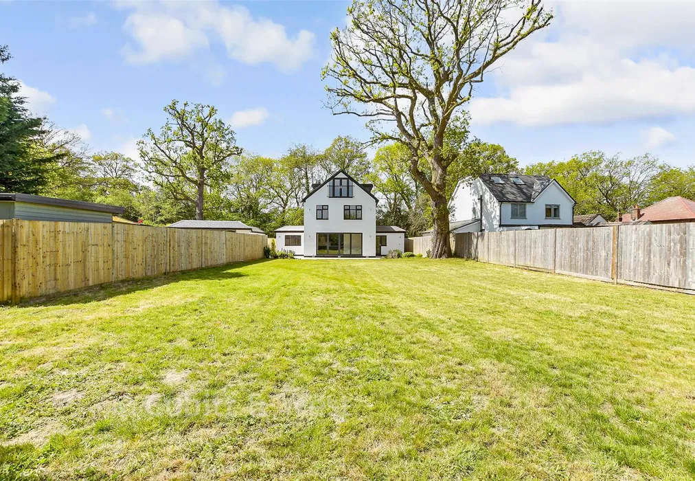 Rear Garden - Church Lane, Chaldon, Surrey - Wards of Kent