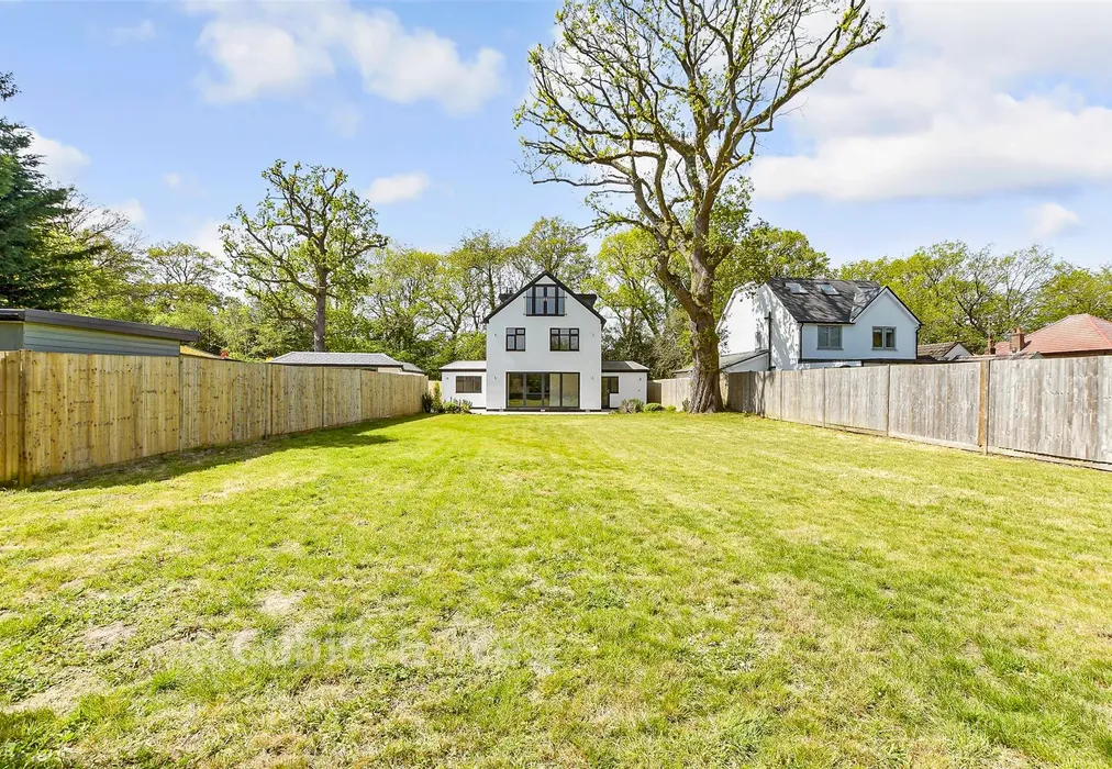 Rear Garden - Church Lane, Chaldon, Surrey - Wards of Kent