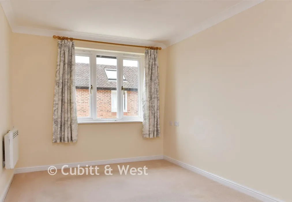 Bedroom - Queen Street, Arundel, West Sussex - Wards of Kent