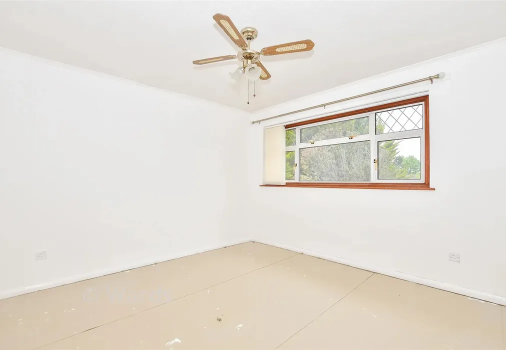 Bedroom 1 - Chiddingstone Close, Maidstone, Kent - Wards of Kent