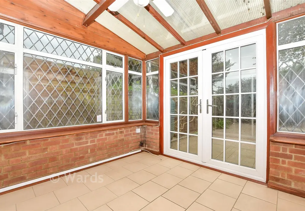 Conservatory - Chiddingstone Close, Maidstone, Kent - Wards of Kent
