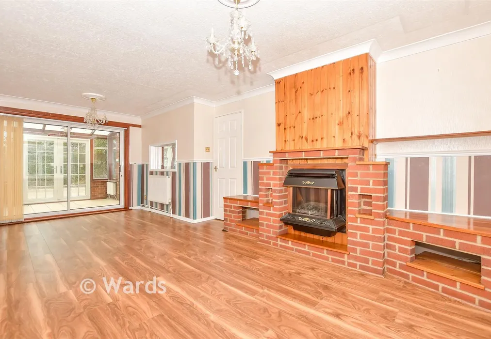 Lounge/Diner - Chiddingstone Close, Maidstone, Kent - Wards of Kent