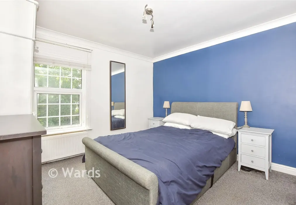 Bedroom 1 - Bell Lane, Ditton, Aylesford, Kent - Wards of Kent
