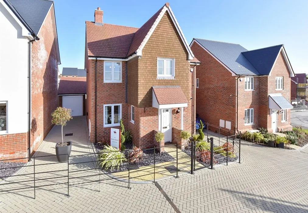 Bromstone Front - Wellington Gardens, Walmer, Kent - Wards of Kent