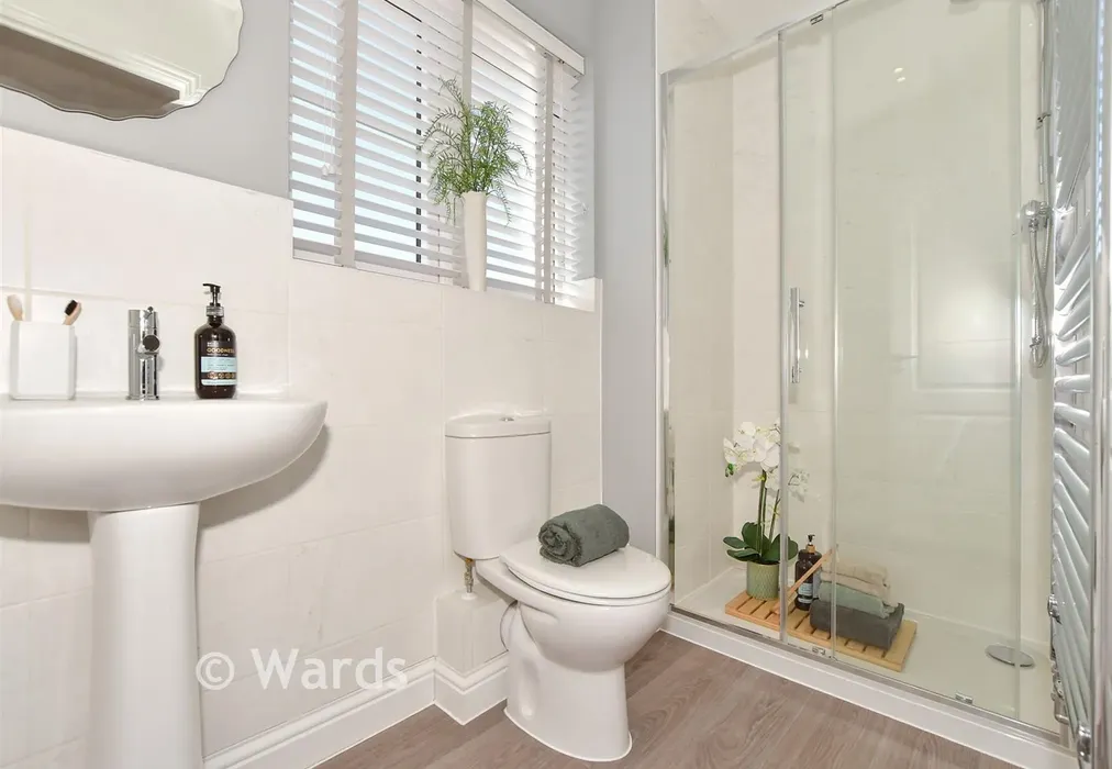 En-Suite - Wellington Gardens, Walmer, Kent - Wards of Kent