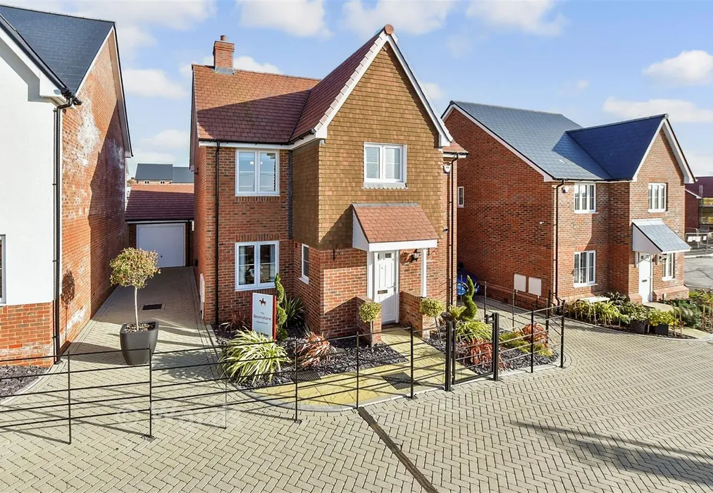 Bromstone Front - Wellington Gardens, Walmer, Kent - Wards of Kent