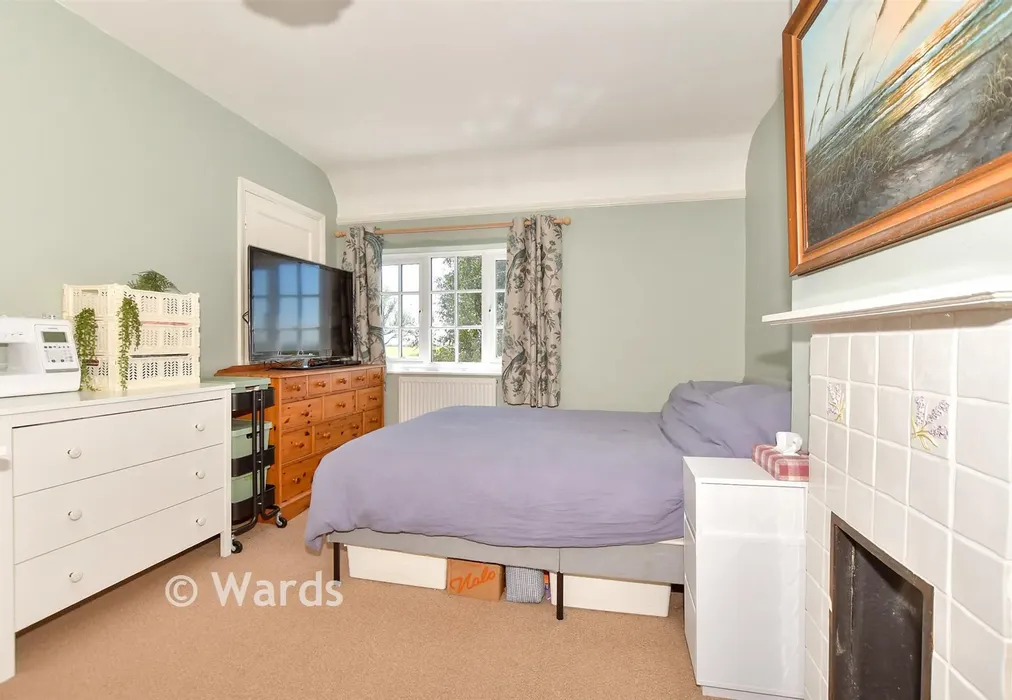 Bedroom 2 - Burmarsh Road, Burmarsh, Kent - Wards of Kent