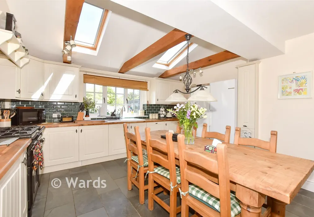 Kitchen - Burmarsh Road, Burmarsh, Kent - Wards of Kent