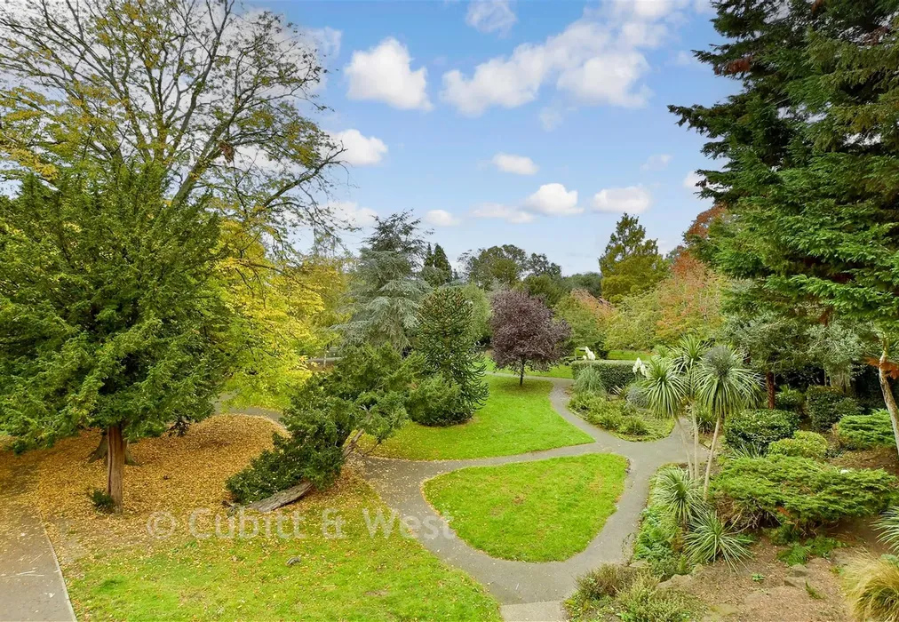 Local Area - Grove House, The Green, Carshalton, Surrey - Wards of Kent