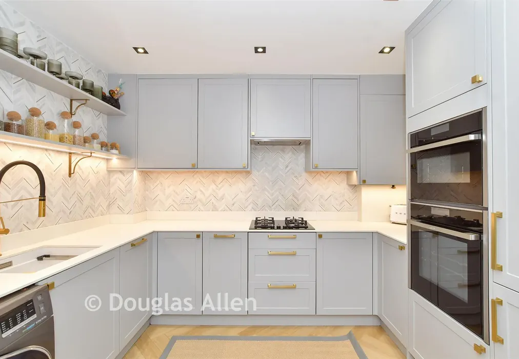 Kitchen - Glandford Way, Romford, Essex - Wards of Kent
