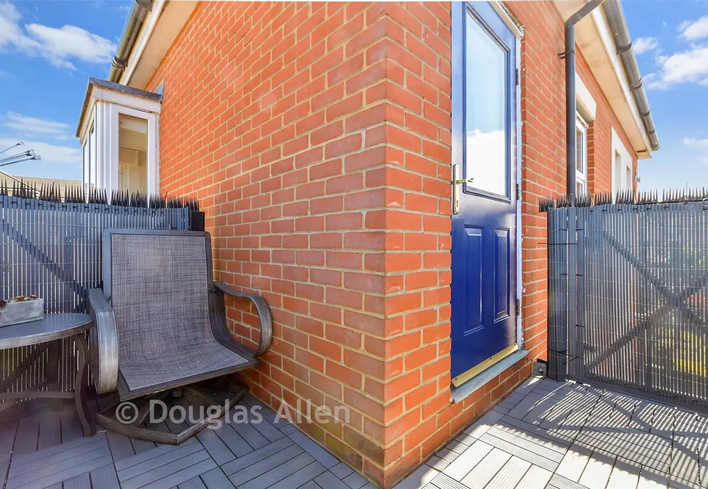 Balcony / Terrace - Glandford Way, Romford, Essex - Wards of Kent