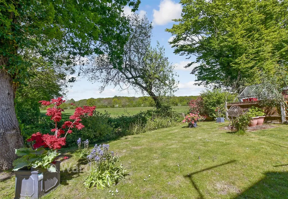 Rear Garden - Woodlands Park, Biddenden, Ashford, Kent - Wards of Kent