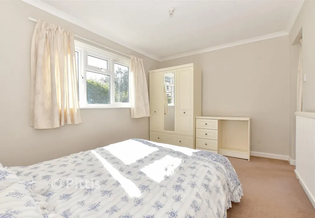 Bedroom 4 - Arthurs Hill, Shanklin, Isle of Wight - Wards of Kent