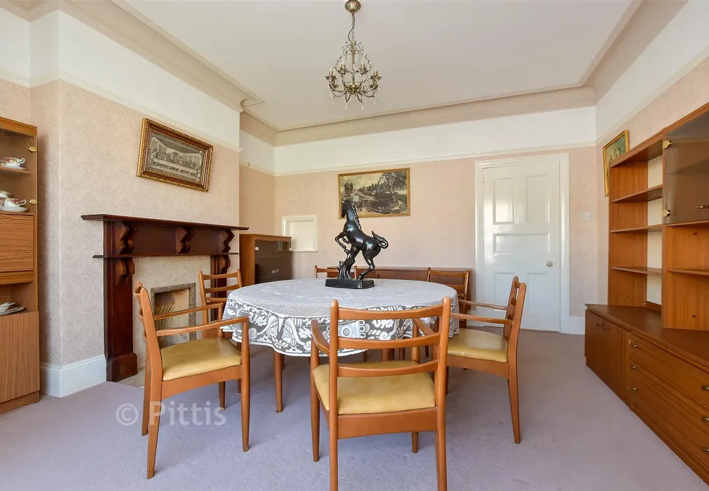 Dining Room - Arthurs Hill, Shanklin, Isle of Wight - Wards of Kent