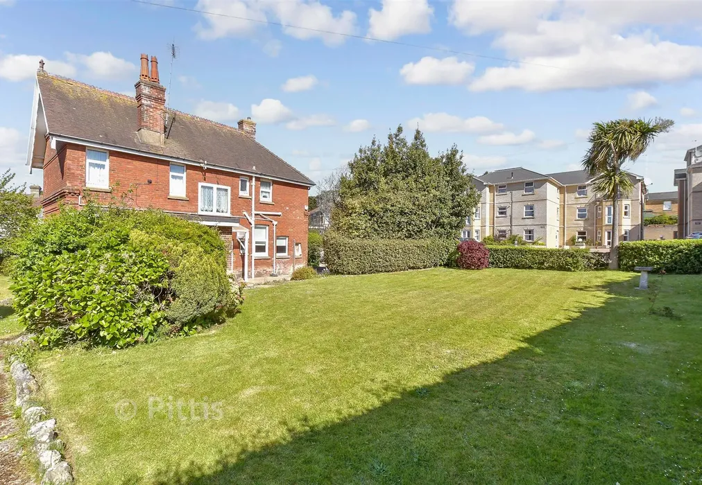 Rear Garden - Arthurs Hill, Shanklin, Isle of Wight - Wards of Kent