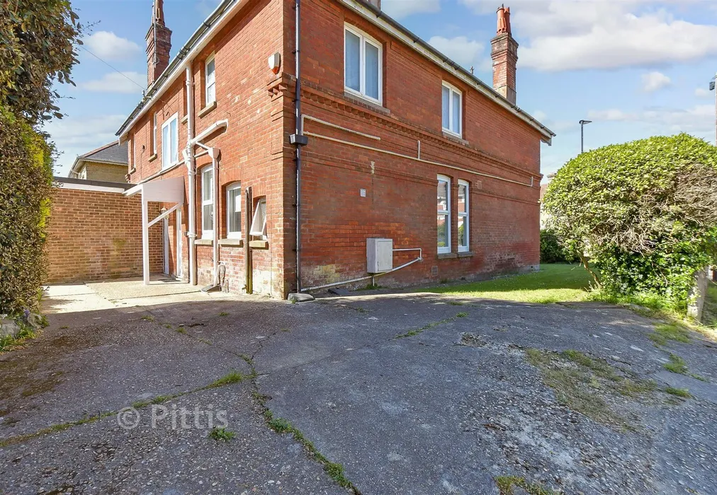 Driveway/Parking - Arthurs Hill, Shanklin, Isle of Wight - Wards of Kent