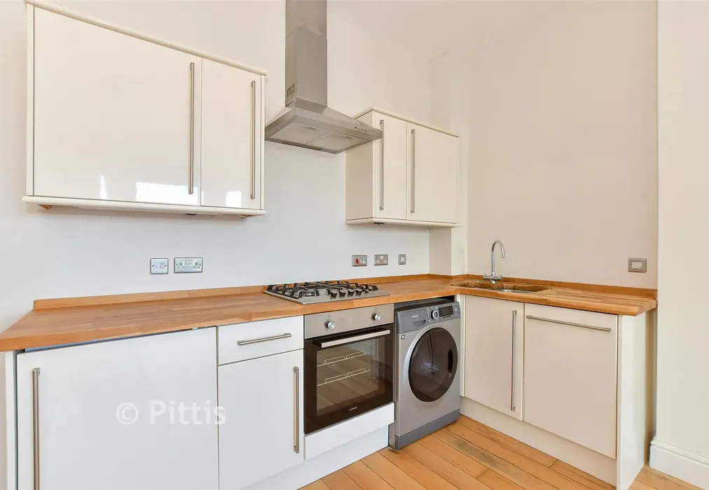 Kitchen - Hambrough Road, Ventnor, Isle of Wight - Wards of Kent