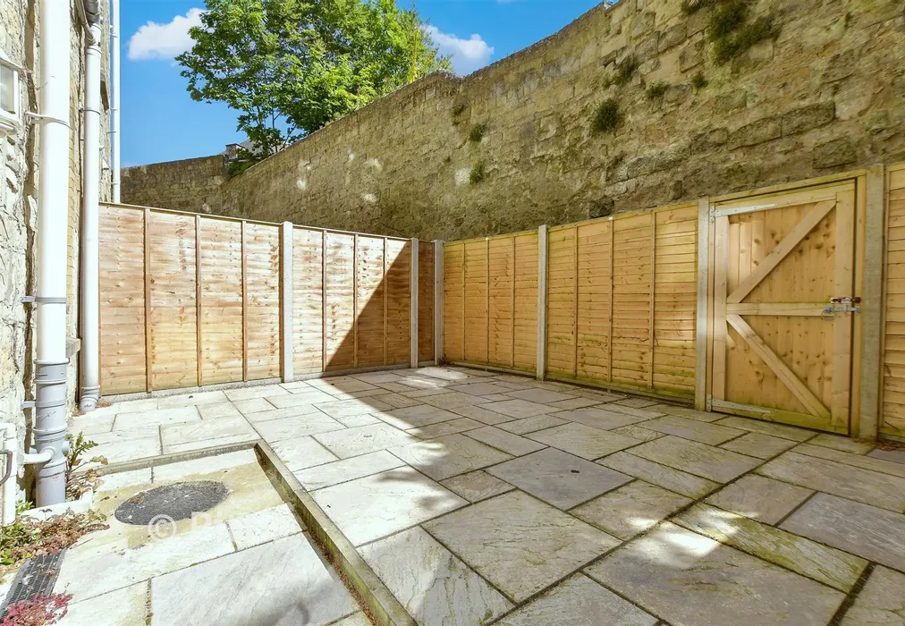 Rear Garden - Hambrough Road, Ventnor, Isle of Wight - Wards of Kent