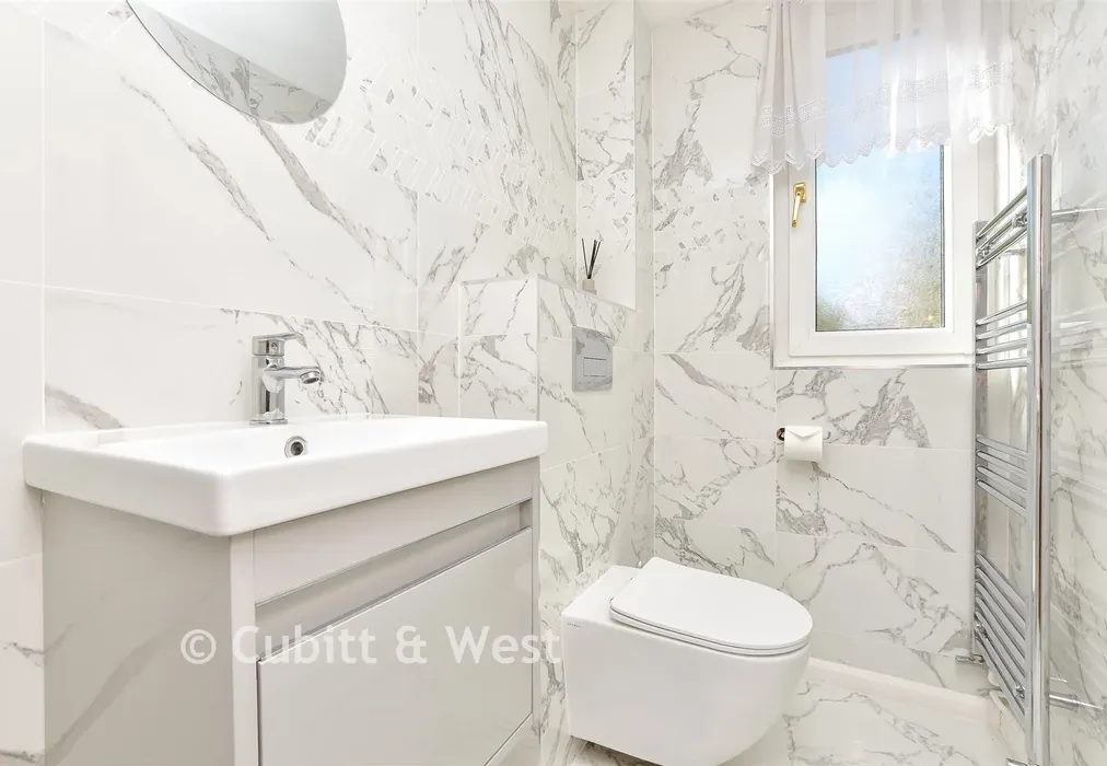 Cloakroom - Woodcote Road, Wallington, Surrey - Wards of Kent