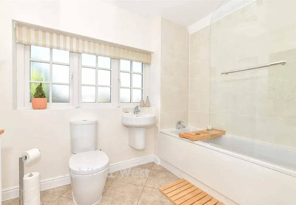 Bathroom - Newlands Avenue, Waterlooville, Hampshire - Wards of Kent